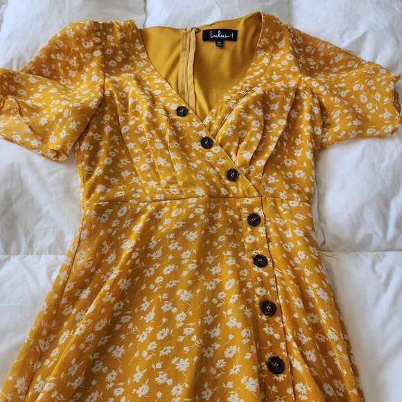 Yellow Floral Button-Down Dress - Picture 2 of 4